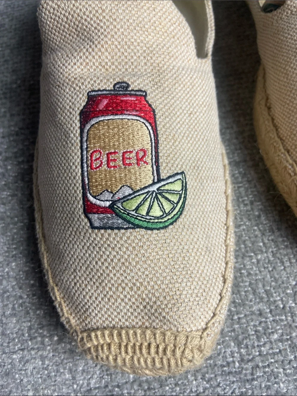 Soludos Natural Canvas mens size 12 Espadrilles with Red & Green Drink Embroider